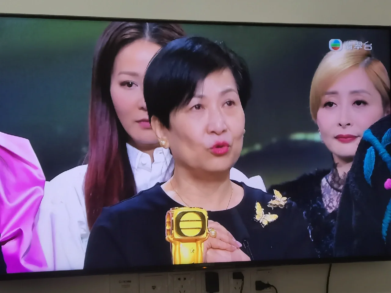 荷兰选手再次夺魁，实至名归登上领奖台的简单介绍