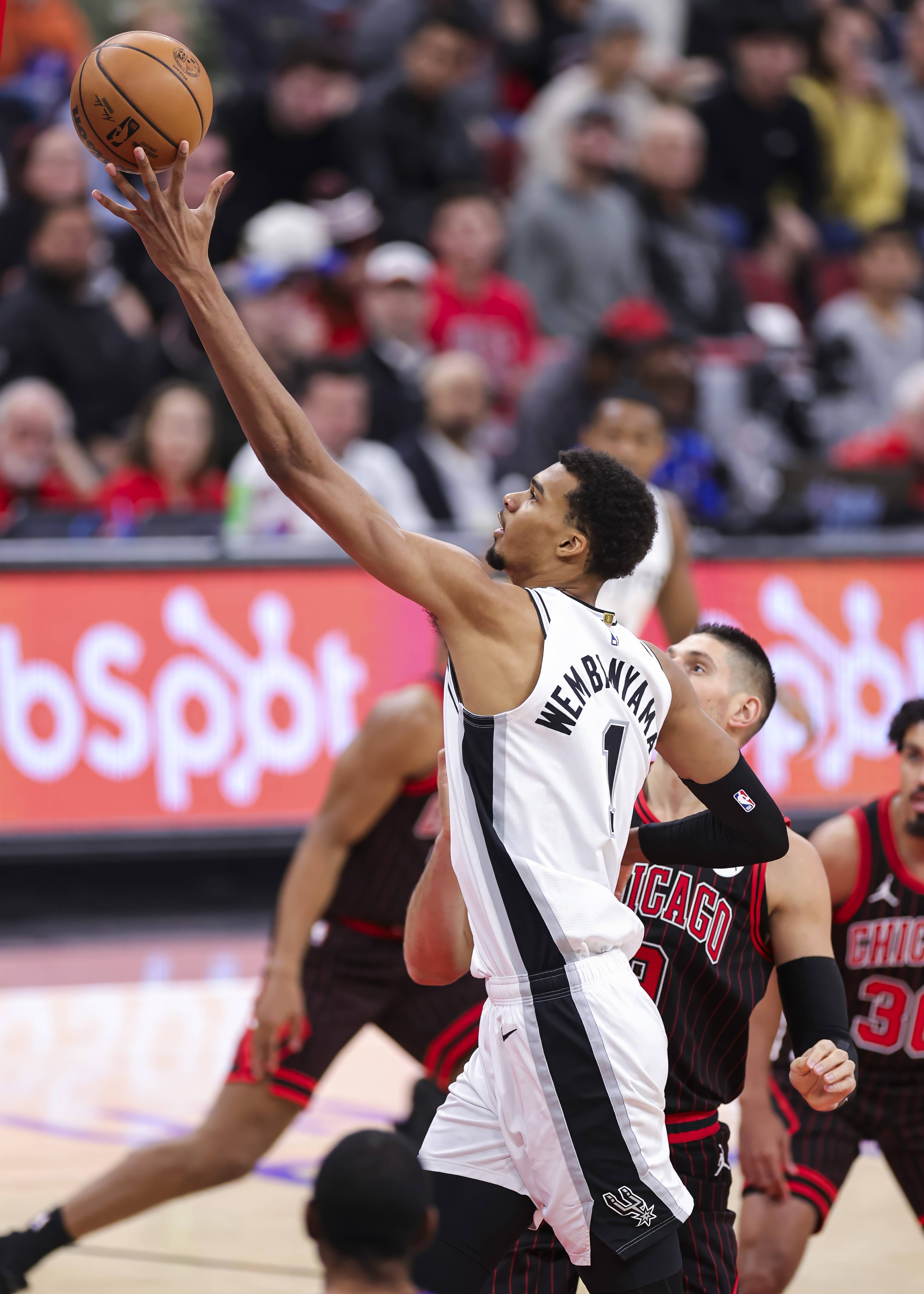 开云体育下载-公牛完胜山西队，拉文关键制胜