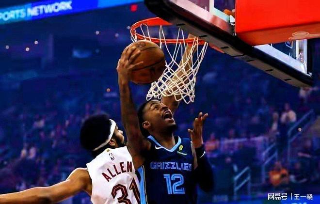 开云体育登录-骑士逆转勇士，莫兰特点燃赛场