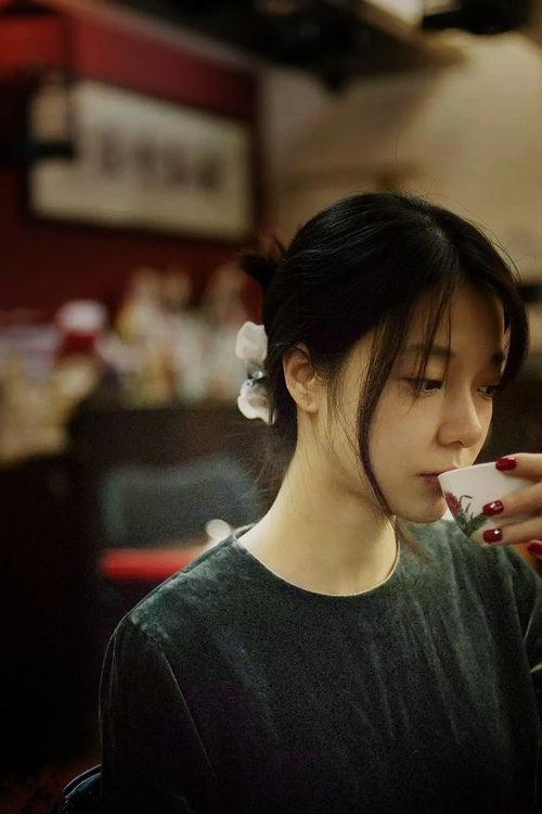 足球宇宙的奇妙交织，枪手苦战西非，魔人君临欧冠