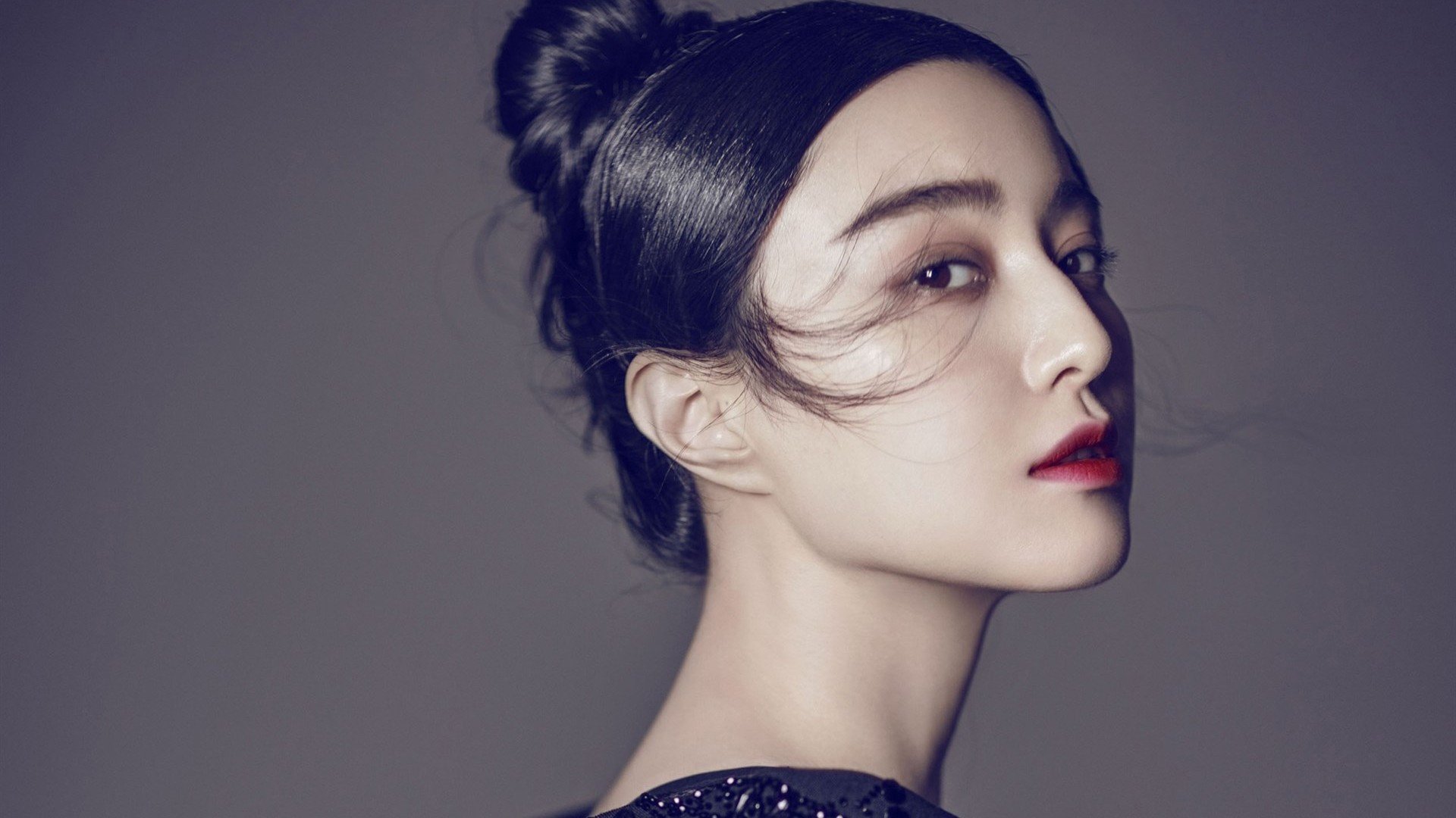 旧秩序的余晖与新时代的利刃,当团队执念遇上个人神迹