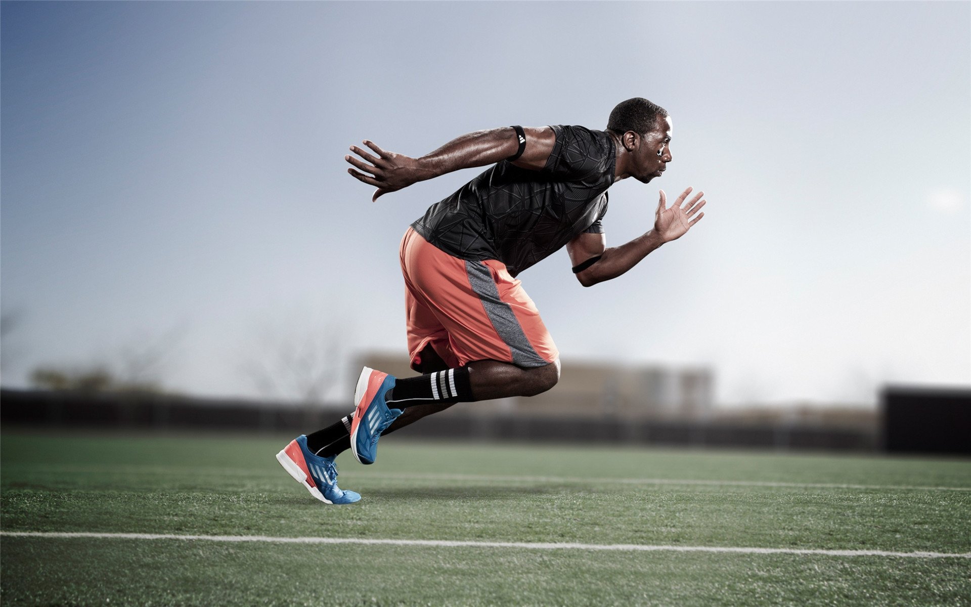 足球场上的最硬锁,当德甲争冠的刀锋,遇见丹麦的防守哲学