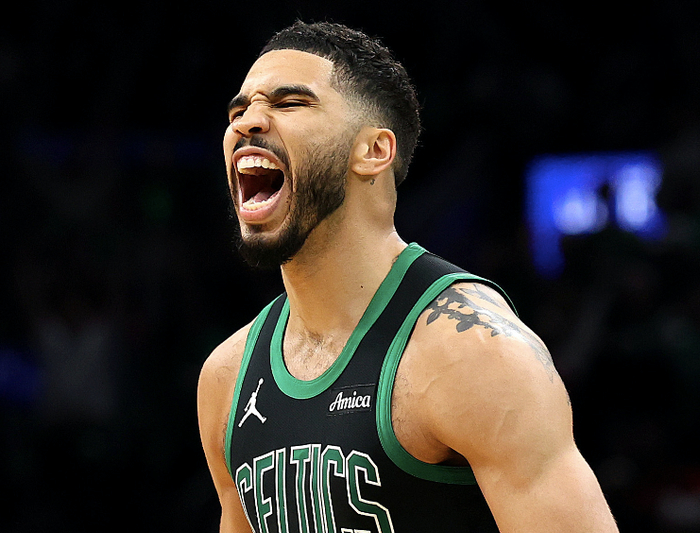 年度焦点之战之夜,塔图姆全程高能输出 年度焦点之战之夜,塔图姆全程高能输出