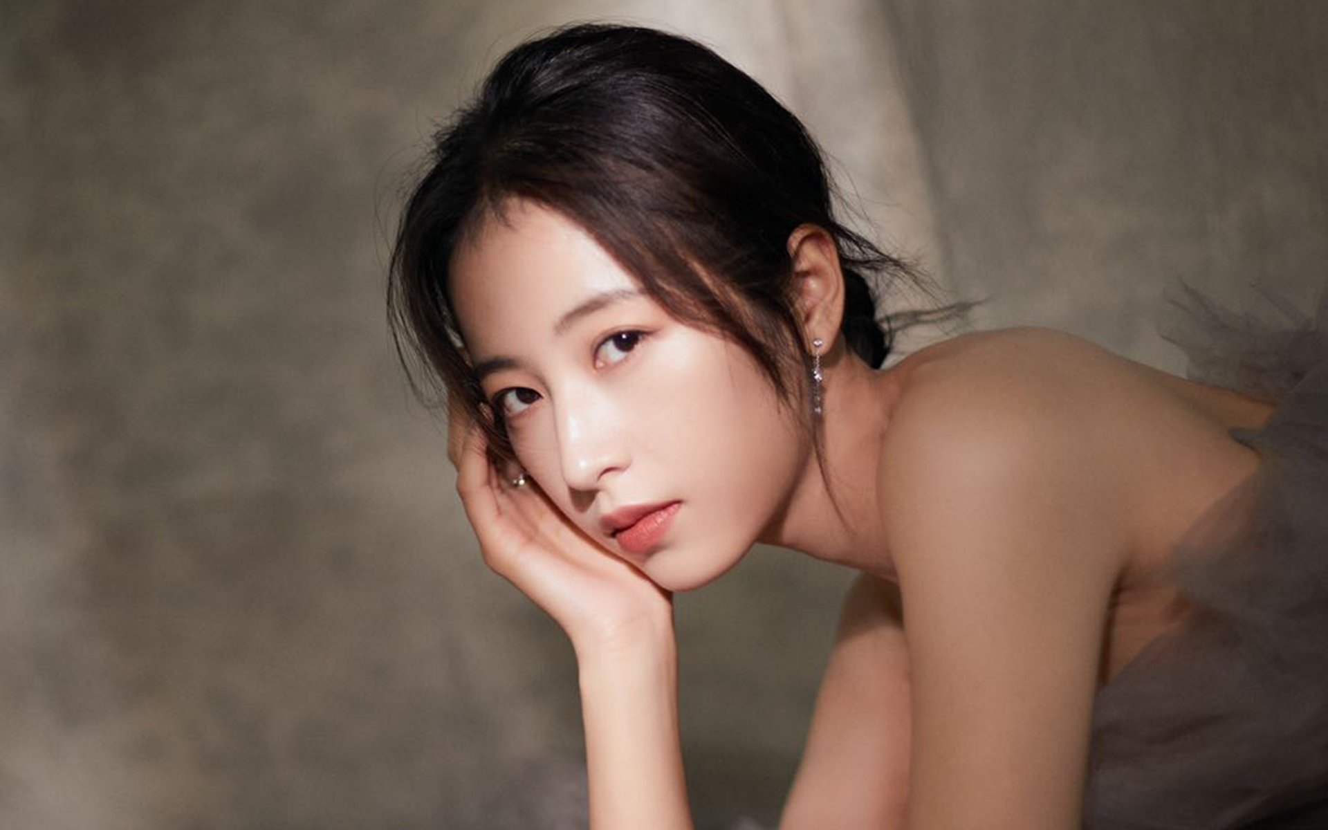 开云体育下载-平行宇宙的哨响,当76人淘汰独行侠,詹姆斯何以成为关键先生?